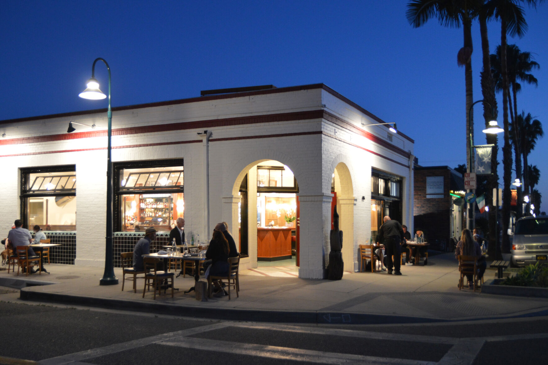 Little Dom’s Seafood opens